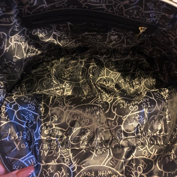 Betsey Johnson - Picture 7 of 8